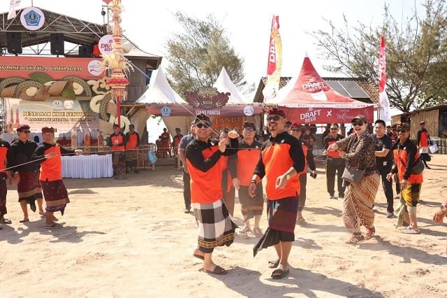 Satu Dekade ‘Dasavarse Patanga Vaibhavam’, Denpasar Kite Festival Ke-10 Sedot Ribuan Rare Angon di Sanur
