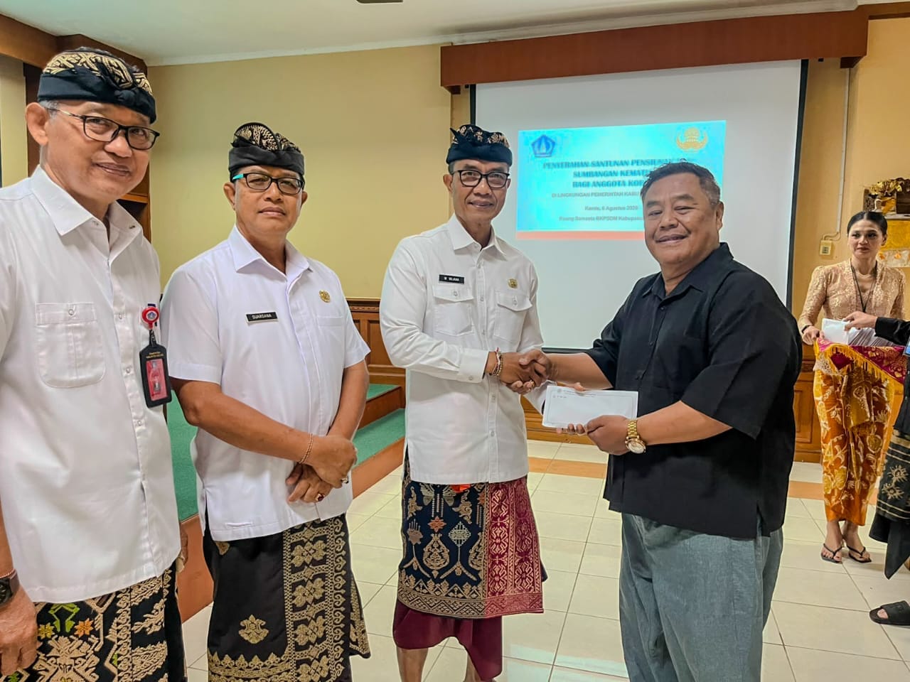 Korpri Badung Serahkan Santunan Purna Tugas ke 74 Pensiunan ASN