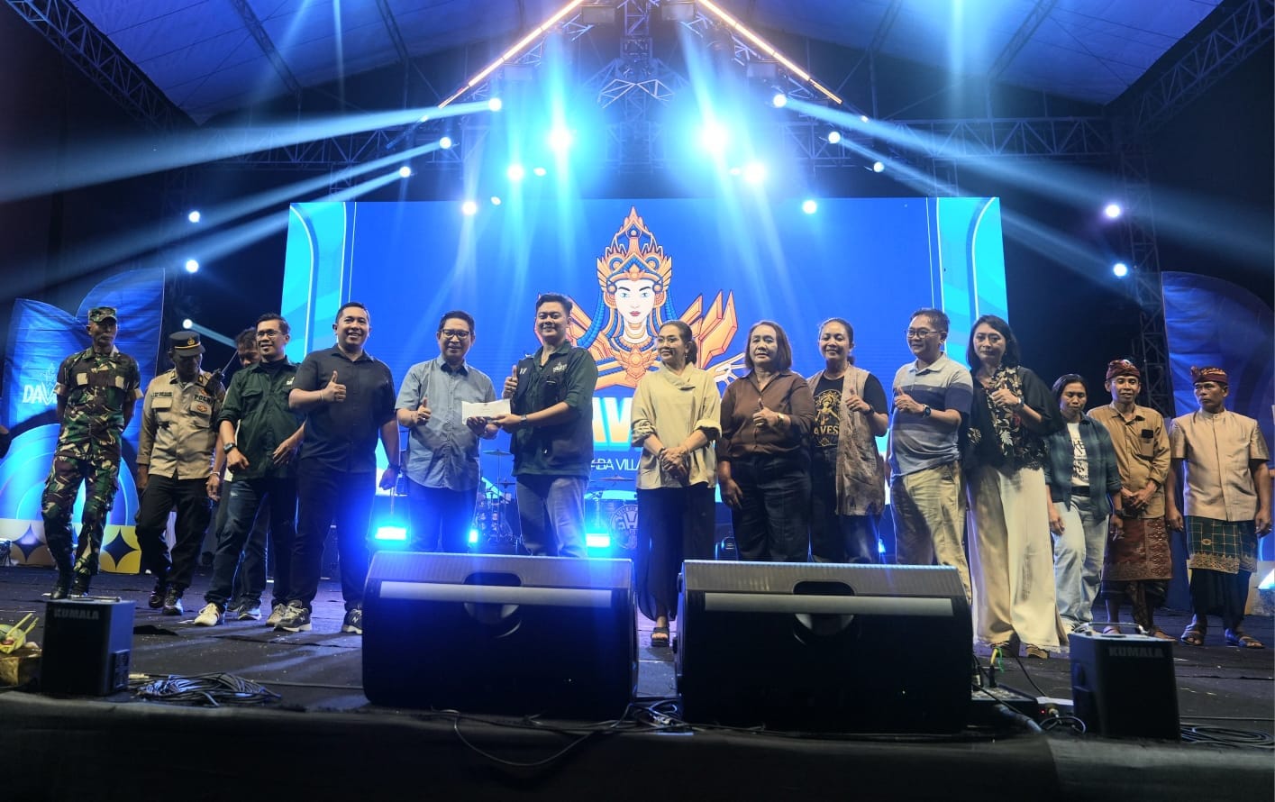 Ajak Masyarakat Jaga Persatuan, Bupati Adi Arnawa Resmi Tutup Darmasaba Village Festival III