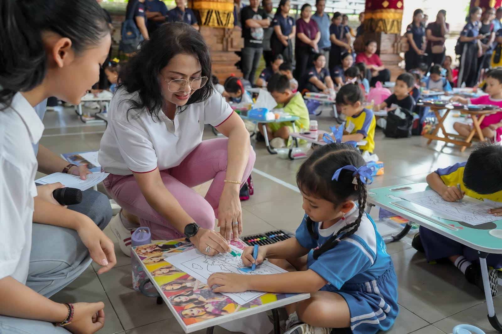 Meriahnya Ambawarna Raya! Puluhan Balita TK se-Abiansemal Adu Kreativitas Mewarnai lan Kolase