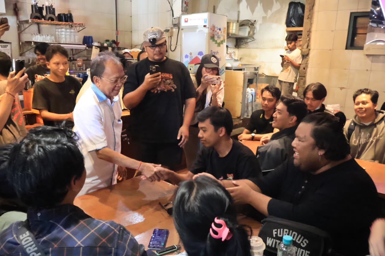 Satu Hari Kopi Gratis! Gubernur Koster Serbu Jenar Kopi Denpasar, Traktir 10 Ribu Cup Minuman Saat Tumpek Krulut