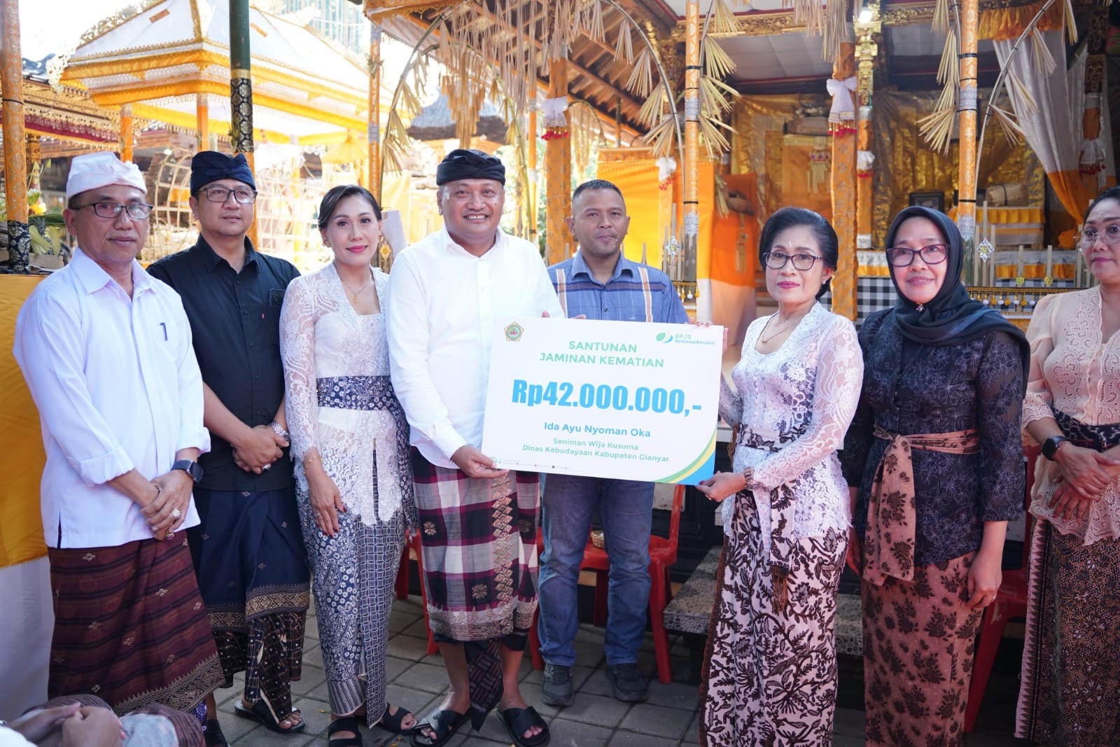 595 Seniman Dibayari APBD Gianyar, Ahli Waris Seniman Wija Kusuma Terima Jaminan Kematian