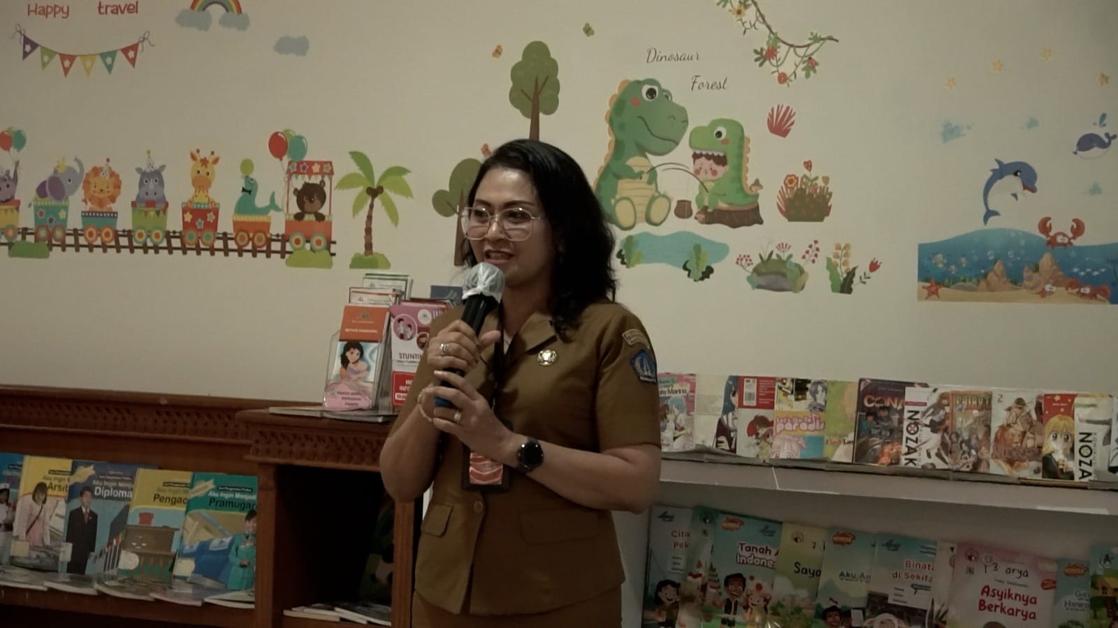 Spesial Hari Anak Nasional, DWP Badung Kunjungi lan Bagikan Mainan Edukatif Pasien Anak RSUD Mangusada