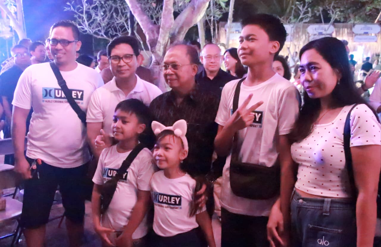 Buka Nusa Dua Eco Market 2026, Gubernur Koster Minta Sisa Dagangan UMKM Diborong dan Dibagikan ke Warga