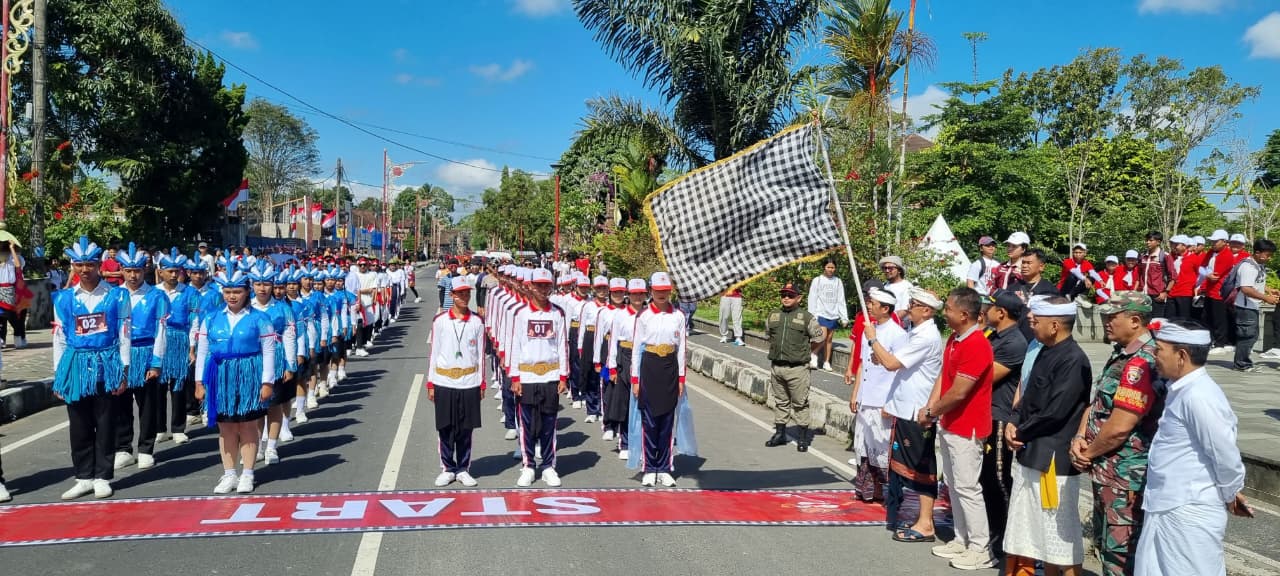 Dibuka Wabup Wayan Diar, Aksi Kreatif Siswa SMKN 4 Bangli Pukau Penonton Gerak Jalan Kreasi