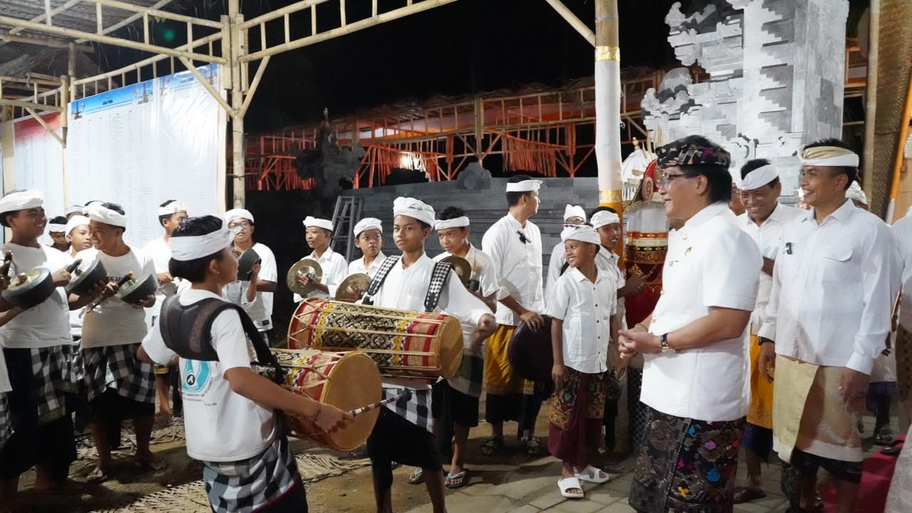 Hadiri Karya Agung di Ekasari Jembrana, Wagub Giri Prasta Ajak Krama Lestarikan Adat dan Budaya Bali