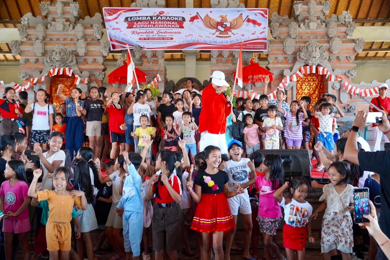 Lomba Karaoke Lagu Nasional di Sembiran, Ibu Putri Koster Ajak Anak Muda Kobarkan Patriotisme