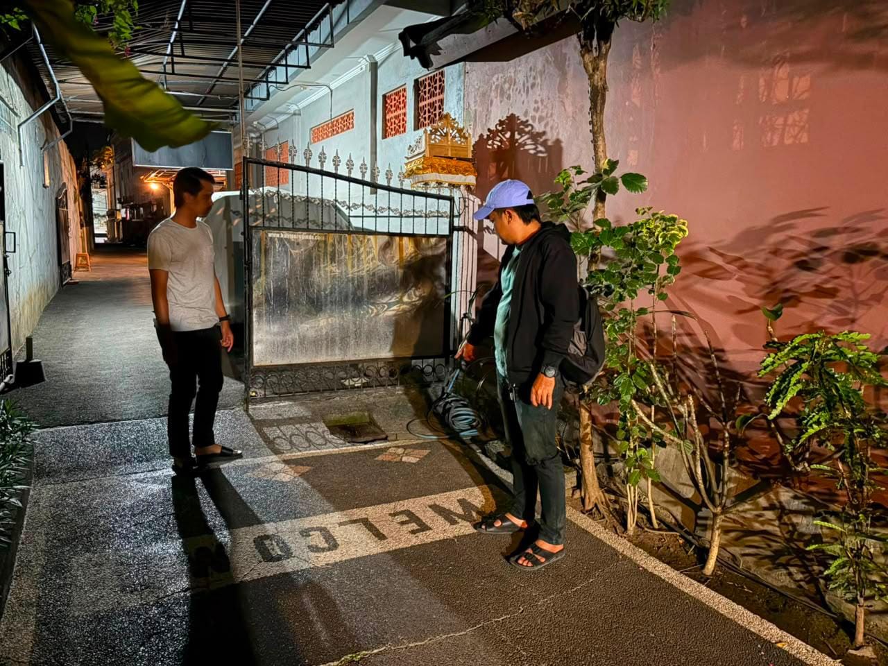 Sejoli WNA yang Nekat Mesum di Garasi Rumah Warga Tibubeneng, Diburu Polisi
