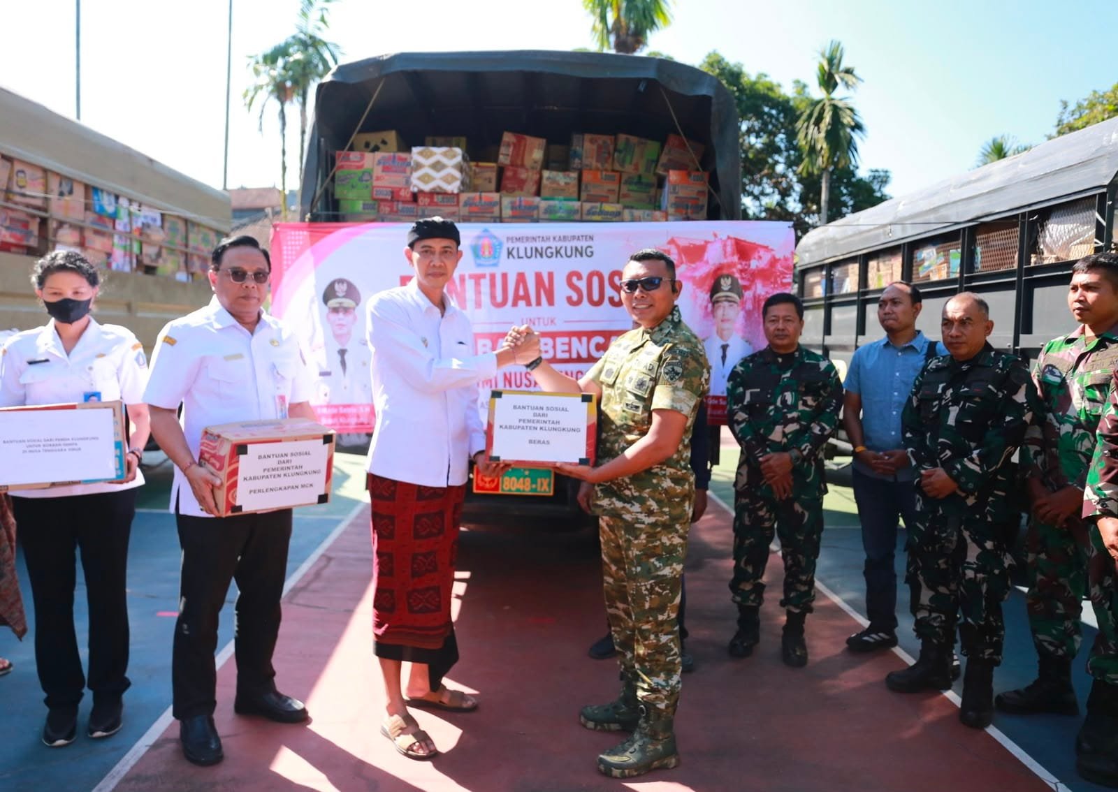 Pemkab Klungkung Kirim 5 Truk Bantuan Gempa NTT, Donasi Lanjut