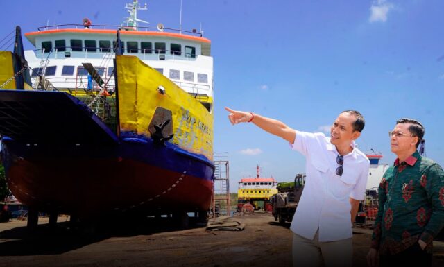 Tinjau Docking KMP Nusa Jaya Abadi di Surabaya, Bupati Satria Targetkan Klungkung Beli Kapal Baru pada 2028