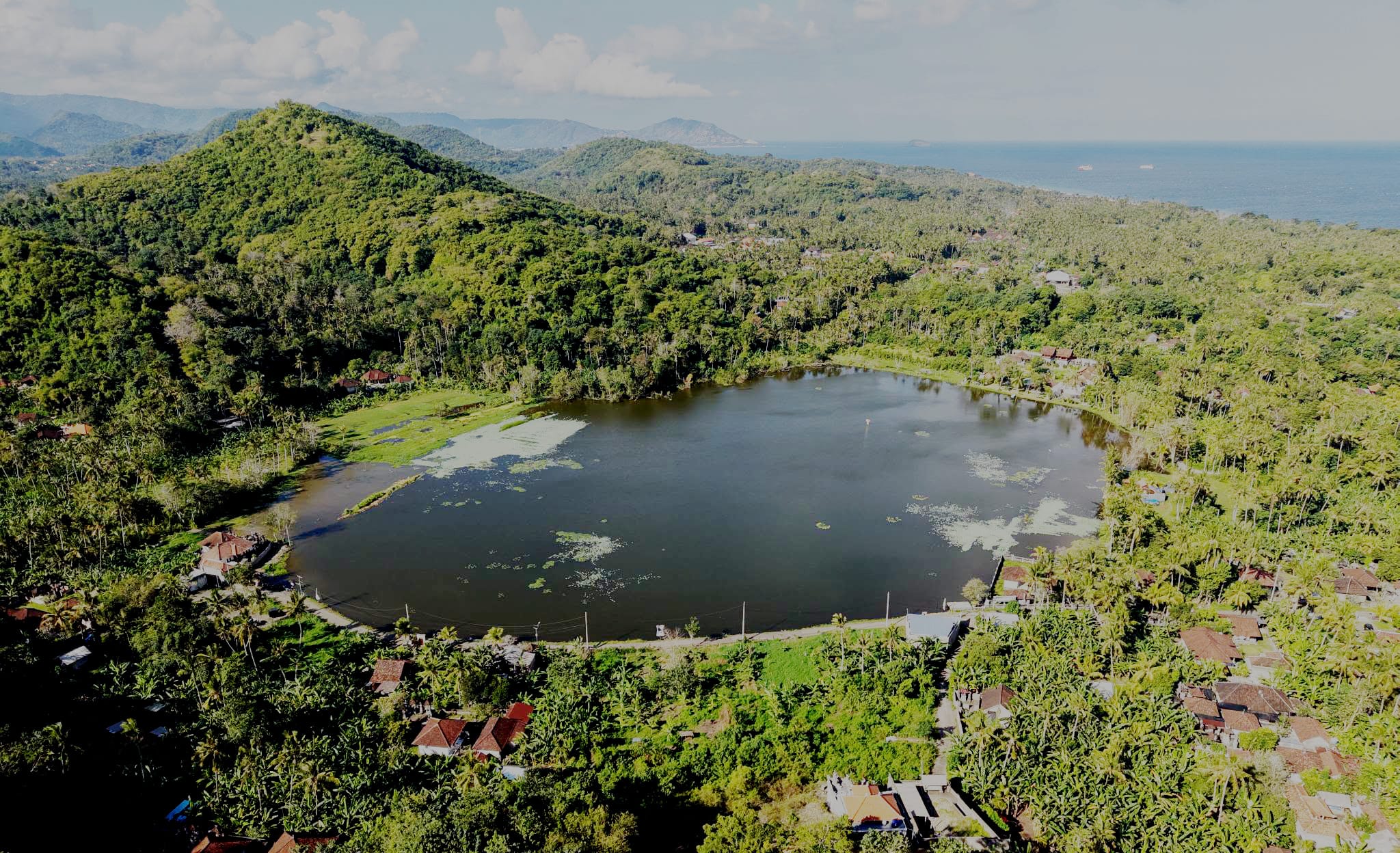 Pesona Danau Yeh Malet, Danau Purba Tersembunyi Berlatar Gunung Agung di Karangasem