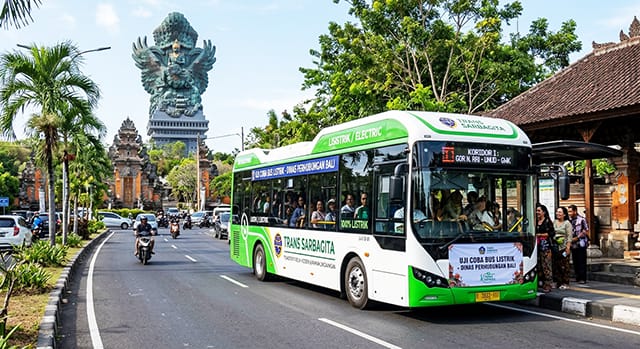 11 Bus Listrik Bantuan Korea Siap Mengaspal Rute GOR Ngurah Rai-GWK