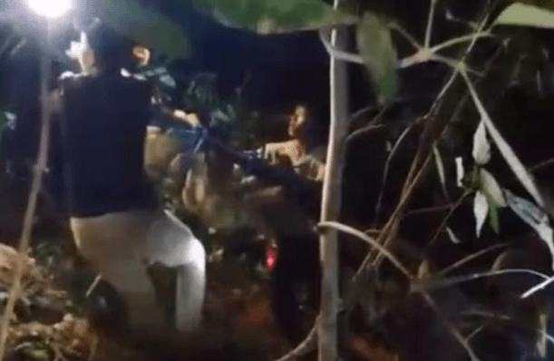 Jatuh ke Jurang, Jro Bau Ditemukan Meninggal Tersangkut di Pohon – Evakuasi Mencekam