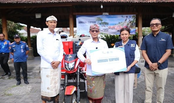 Perkuat Mitigasi Bencana dan Kebersihan di Klungkung, PT SMI Serahkan Bantuan Motor Damkar hingga Mesin Pencacah Kayu
