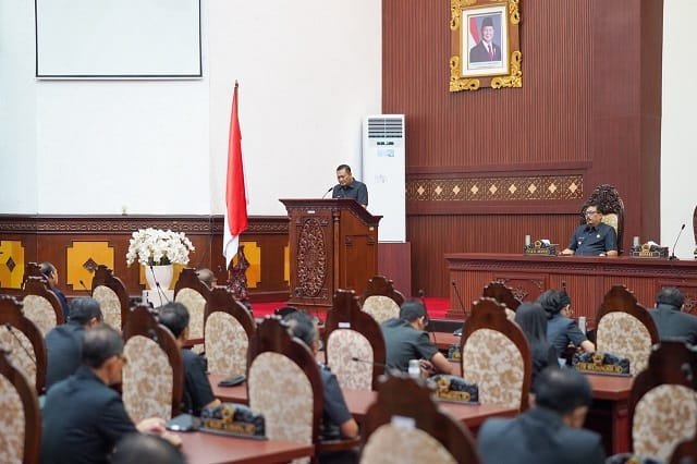 PAD Tembus Rp 2,4 Triliun! Bupati Mahayastra Beberkan Postur Perubahan APBD Gianyar 2026 di DPRD