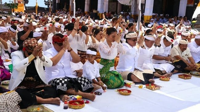 Mendem Pedagingan di Pura Lempuyang Madya, Giri Prasta Uraikan Sejarah Lontar Kutara Kanda Dewa Purana Bangsul