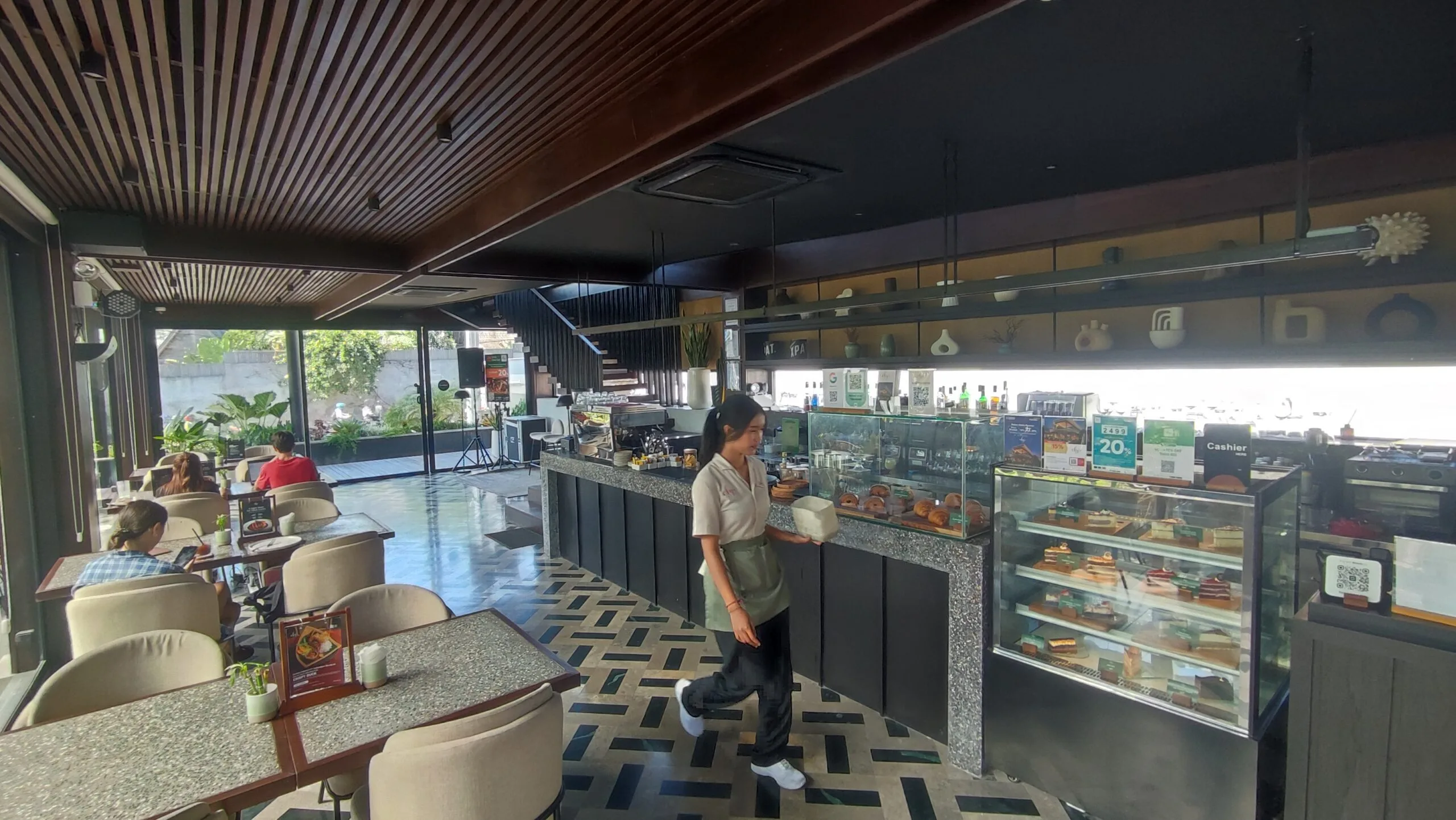 Cocok Buat Nongkrong Santai ! Ely’s Kitchen Bali Ramaikan Peta Kuliner Kelas Dunia di Badung