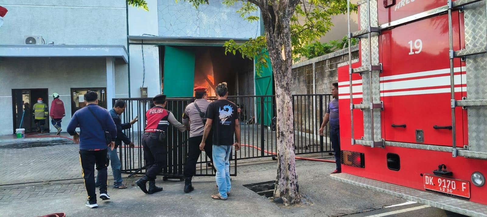 Gudang Cat di Abiansemal Ludes Terbakar, Kerugian Tembus Rp 2 Miliar