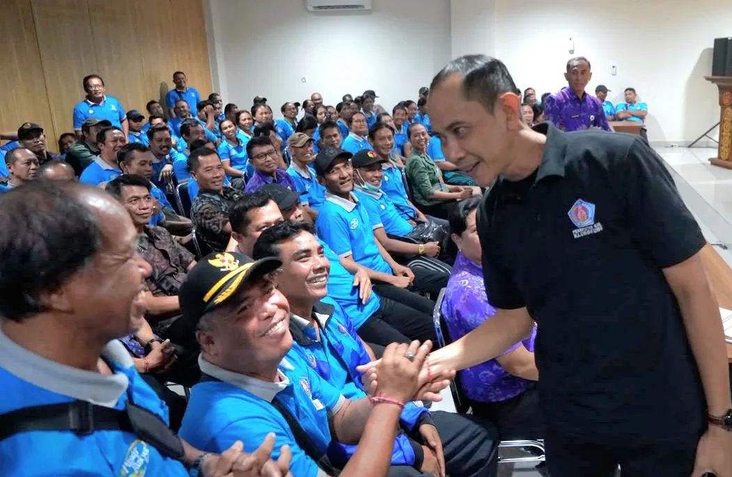 Jaga Integritas Pasar Rakyat, Wabup Tjok Surya Kumpulkan Petugas di Tes Urine
