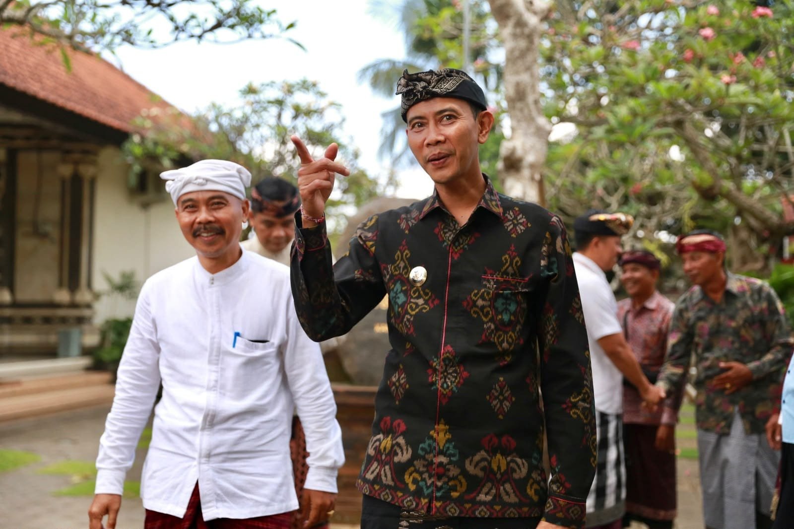 Turun ke Gunaksa dan Sampalan Klod, Wabup Tjok Surya ;  Hati-Hati Kelola APBDesa