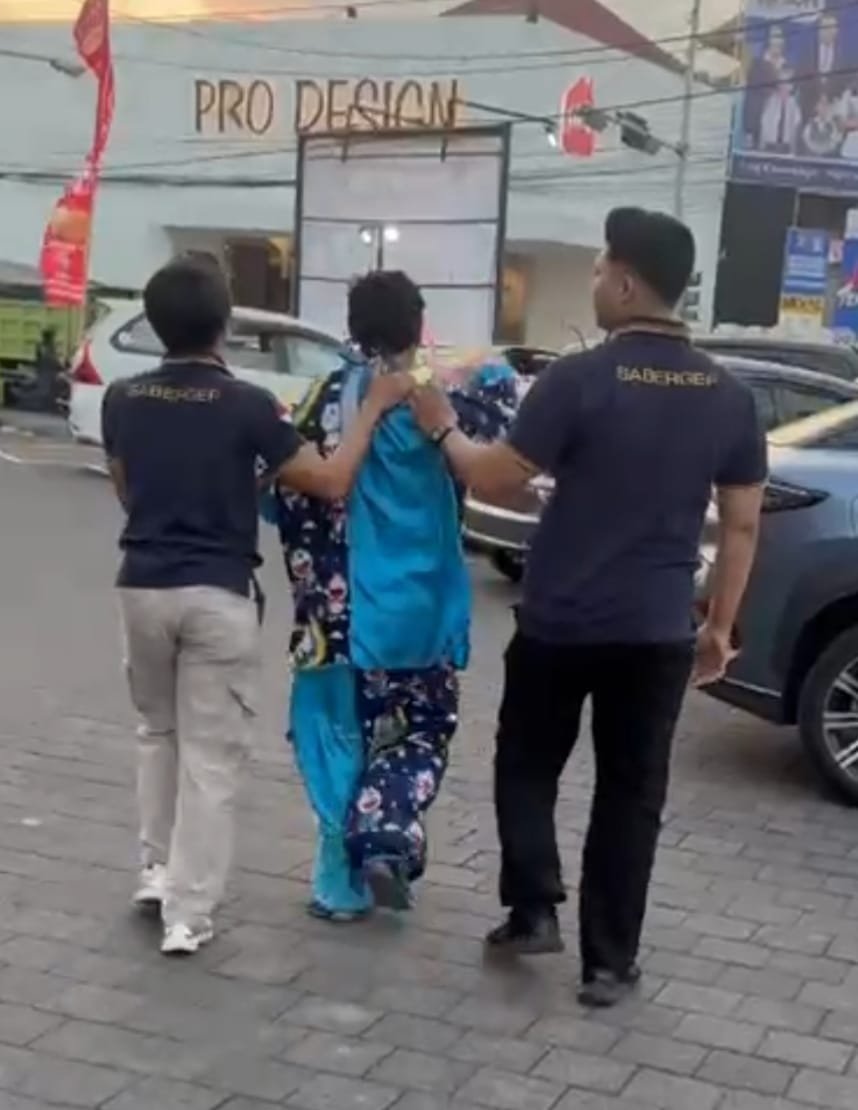 Lagi, Satpol PP Denpasar Amankan Pedagang dan Badut