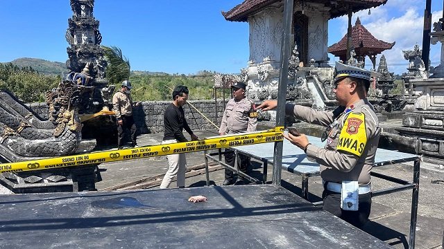 Bakar Sampah Merembet Ditiup Angin Kencang, Meru Tumpang 7 Pura Puseh Batumadeg Hangus