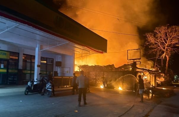 Cafe dan Bar Ludes Terbakar di Nusa Penida Senin Dinihari, Kerugian Rp 3 Miliar