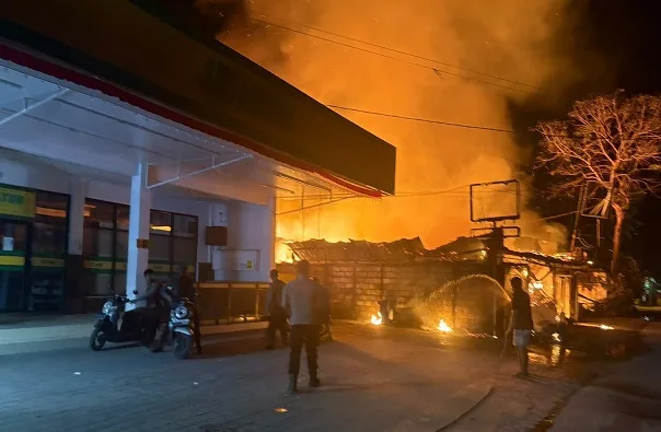 Cafe dan Bar Ludes Terbakar di Nusa Penida Senin Dinihari, Kerugian Rp 3 Miliar