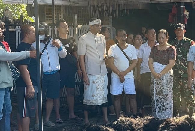 Tinjau Kebakaran Pura Paibon di Paksebali Klungkung, Wabup Tjok Surya Imbau Warga Jangan Bakar Sampah