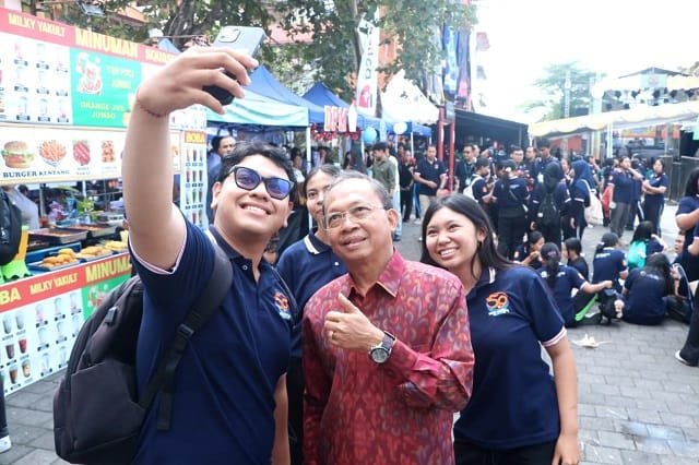 FEB Unud Genap 59 Tahun, Gubernur Koster Dorong Konsep Ekonomi Kerthi Bali Masuk Kurikulum Kampus