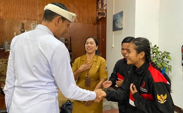 Wakil Bupati Klungkung Lepas 20 Duta KSPAN Klungkung ke Temu Remaja Provinsi Bali