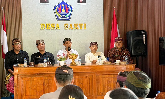 Monev ke Nusa Penida, Wabup Tjok Surya Wanti-wanti Perangkat Desa Soal Kepatuhan Regulasi