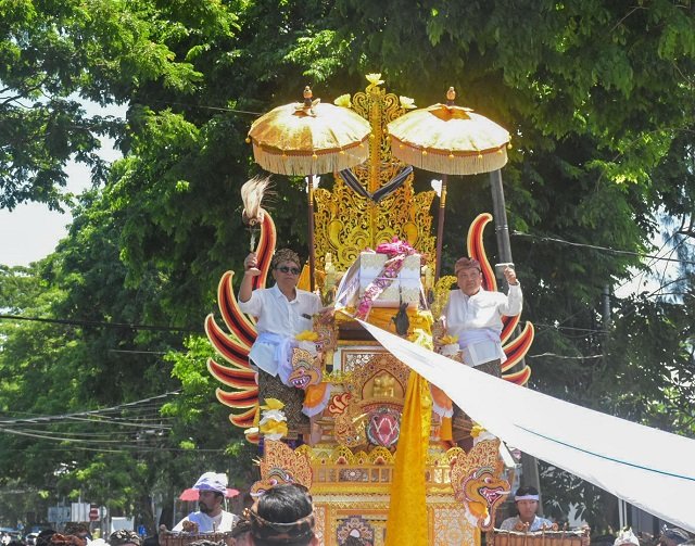 Gunakan Tingkatan Munggah Tumpang Salu Utama, Pelebon I Gusti Ayu Badri Dipuput Empat Sulinggih