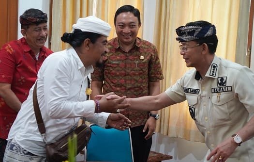 Gelar Manusa Yadnya Masal Gratis Pada Tumpek Wayang, Bupati Satria Ajak Krama Klungkung Manfaatkan Layanan PHDI