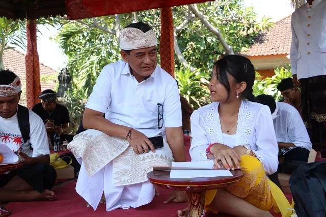 Wabup Buleleng Tegaskan Pelestarian Seni Prasi dan Wayang Ada di Tangan Generasi Muda