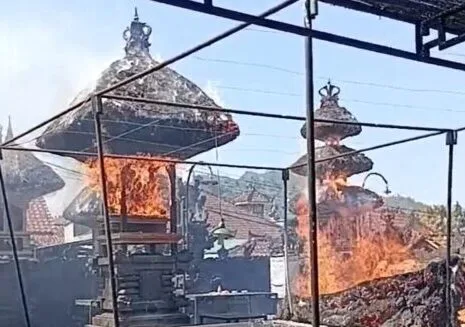 Pura Paibon Pasek Gelgel di Paksebali Klungkung Terbakar, Rugi Rp 500 Juta