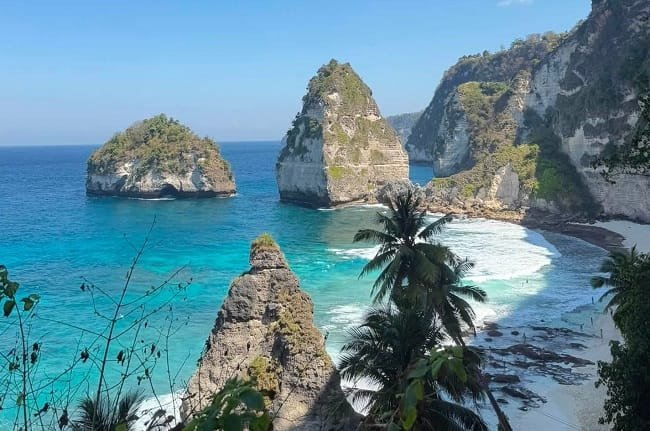 Nekat Cut and Fill Tebing Tanpa Izin Lingkungan, Obyek Wisata Diamond Beach Nusa Penida Ditutup Sementara