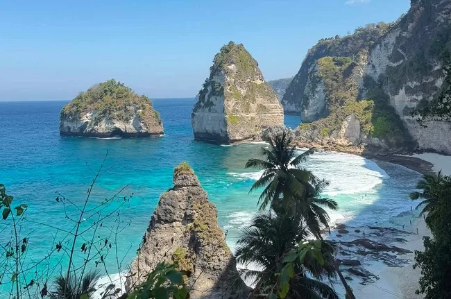 Nekat Cut and Fill Tebing Tanpa Izin Lingkungan, Obyek Wisata Diamond Beach Nusa Penida Ditutup Sementara