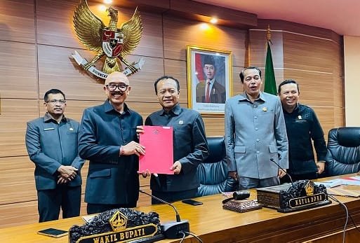 DPRD Bangli Sahkan Perda APBD Perubahan 2026, Pemkab Minta Diperkuat Kemandirian Fiskal