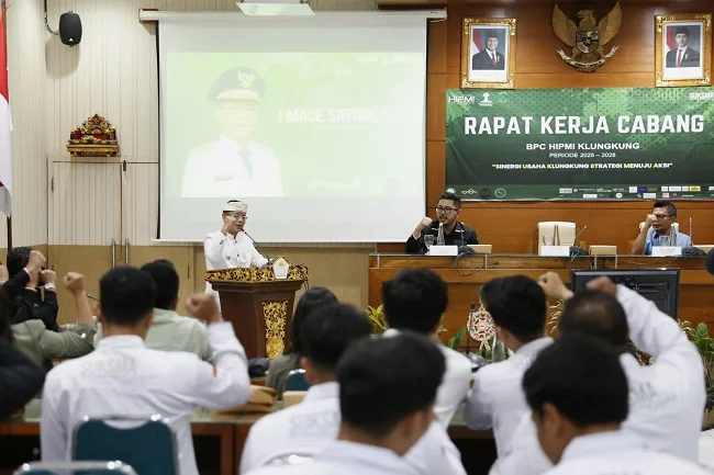 Bupati Satria Minta HIMPI Klungkung Rangkul UMKM Naik Kelas