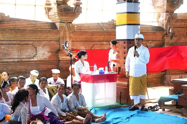 Ringankan Beban Krama, Bupati Adi Arnawa Gelontorkan Hibah Rp 400 Juta untuk Pitra Yadnya Massal di Pelaga