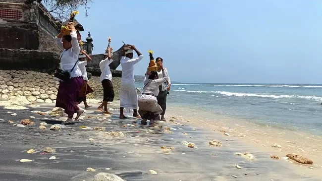 Penting bagi Wisatawan dan Nelayan : Seluruh Aktivitas Laut Nusa Penida Diberhentikan 24 Jam Hari Minggu Ini