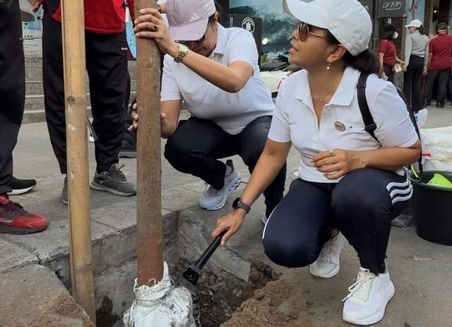 Canggu Kian Padat ! Bupati Adi Arnawa Turun Langsung Hijaukan Jalan Batu Mejan