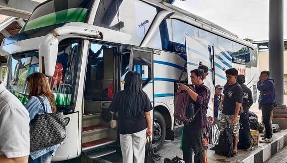 Penerbangan Ngurah Rai Batal, Penumpang Bus di Terminal Mengwi Melonjak 34 Persen