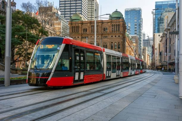 Bebas Kabel Udara ! Ini Alasan PT KAI Pilih Trem Listrik Dibanding MRT, Mampukah Atasi Macet Bali ?