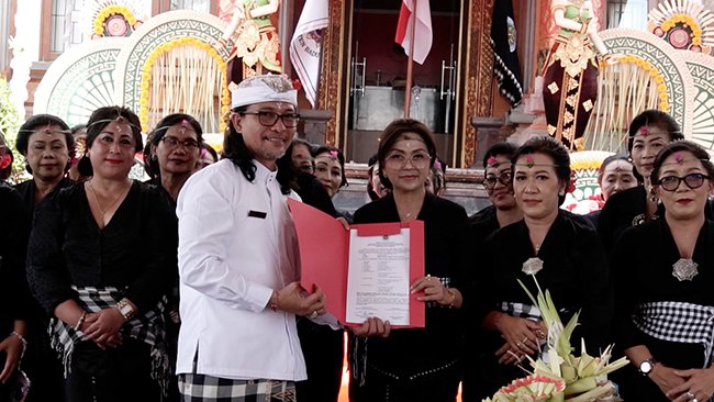 Rasniathi Adi Arnawa Resmi Dilantik Jadi Duta Budaya dan Ketua Pakis MDA Badung Masa Bakti 2026–2031