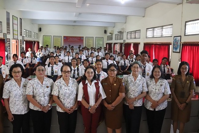 Ingatkan Bahaya Rokok dan Narkoba! Ketua YKI Badung Dorong Pelajar Jadi Agen Perubahan Kesehatan