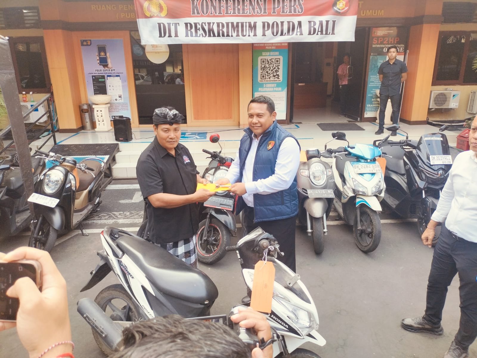 ​Aksi Undercover Buying Jebak Penadah Medsos! Polda Bali Sikat Komplotan Pemetik NMax & Scoopy di 13 TKP