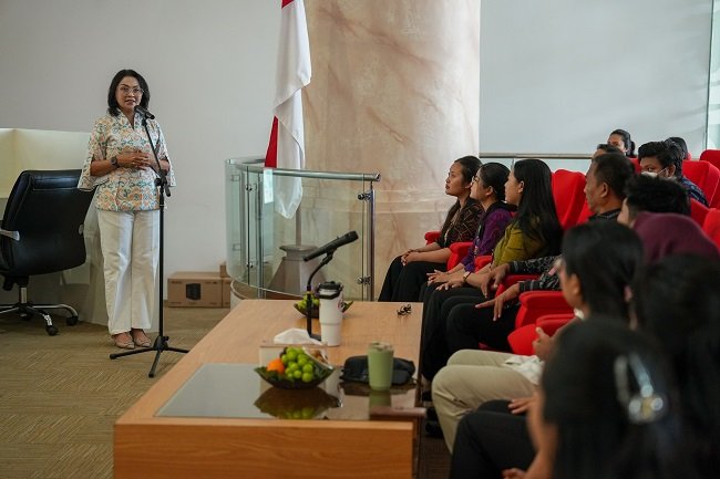 Tembus 20 Ribu Panggilan Per Bulan! Bunda Literasi Digital Gembleng Mental Operator Call Center 112 Badung