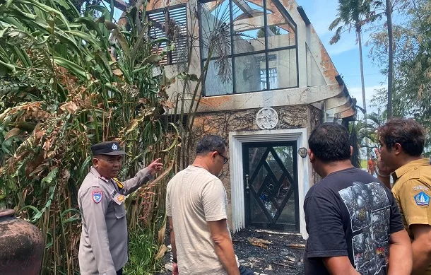 Usir Laba-laba Pakai Api, WNA di Tibubeneng Malah Bakar  Villa – Rugi Rp 2 Miliar